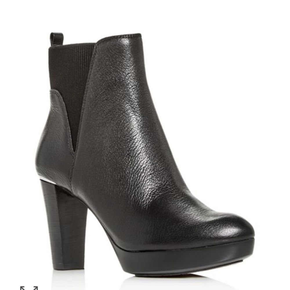 Donald Pilner “elyna” black leather bootie 7 1/2